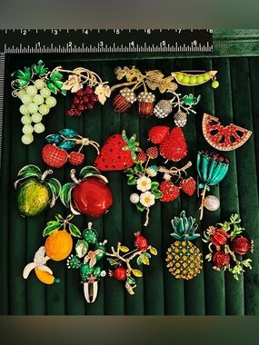Lot of 20 Vintage Style Fruit & Vegetable Brooches Rhinestone Enamel